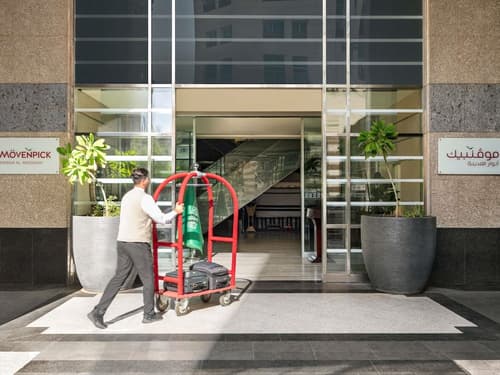 Anwar Al Madinah Mövenpick Hotel, Concierge desk