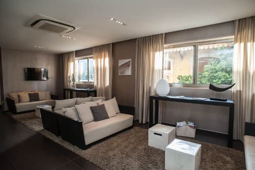 FerroHotel, Lobby sitting area