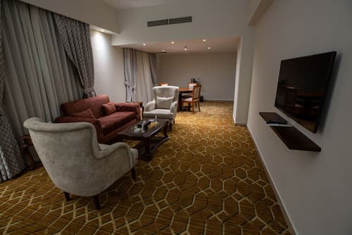 Triumph Plaza Hotel, Room