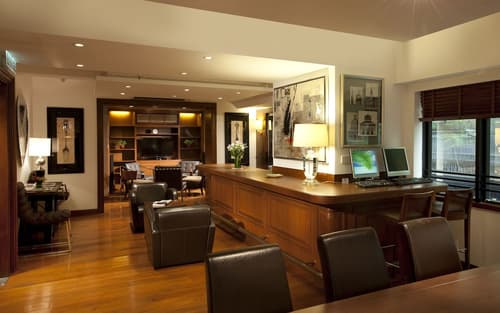 Xi Hotel, Lobby lounge