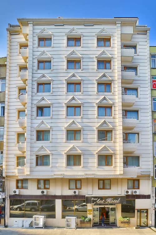 Grand Ant Hotel, Front of property