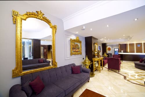 Grand Ant Hotel, Lobby sitting area