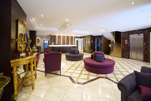 Grand Ant Hotel, Lobby sitting area