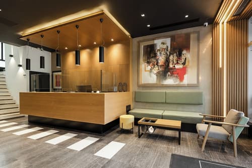 Park Hotel, Reception