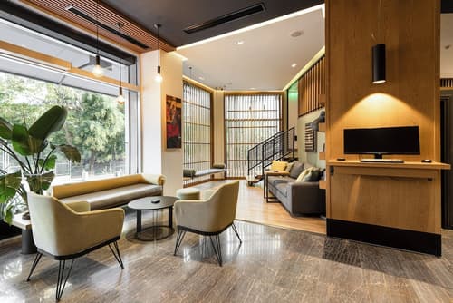 Park Hotel, Reception