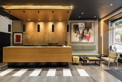 Park Hotel, Reception