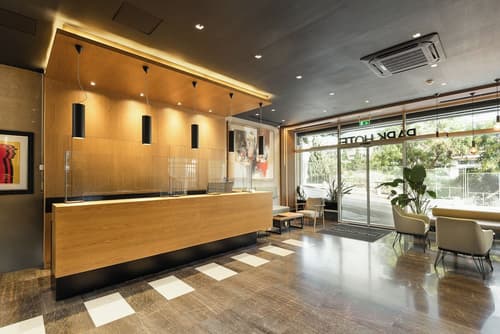 Park Hotel, Reception