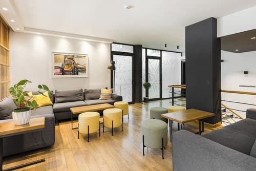 Park Hotel, Reception