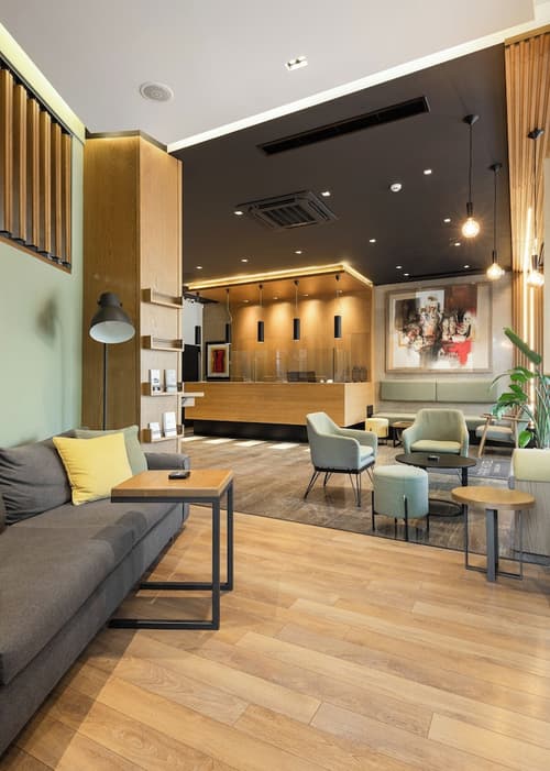 Park Hotel, Reception