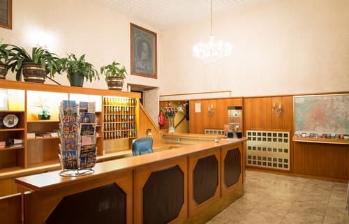 Hotel Mozart, Reception