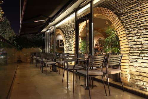 Mondial Hotel, Restaurant