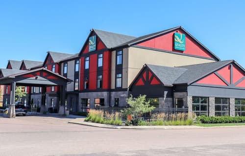 Quality Inn and Suites Petawawa, Exterior