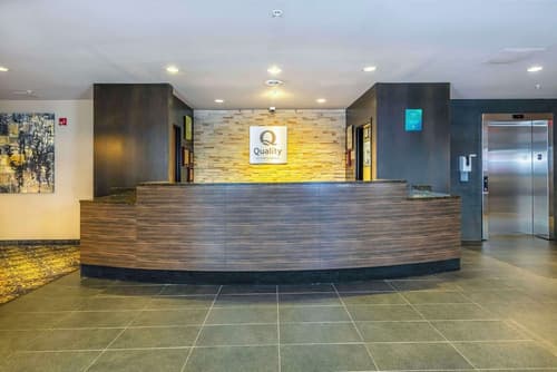 Quality Inn and Suites Petawawa, Lobby