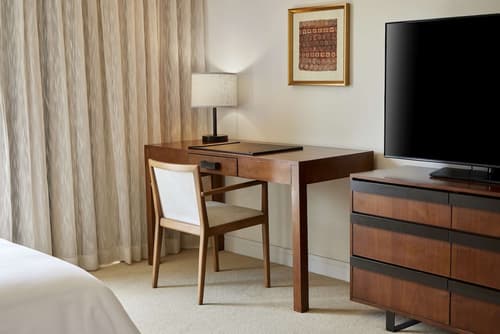 Ka Laʻi Waikiki Beach, LXR Hotels & Resorts, Room