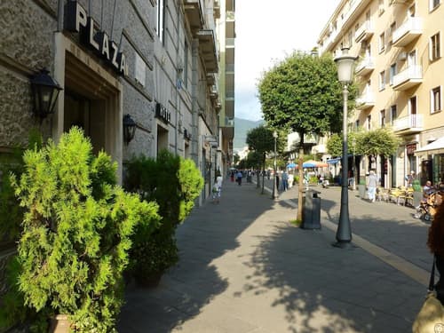 Hotel Plaza, Primary image