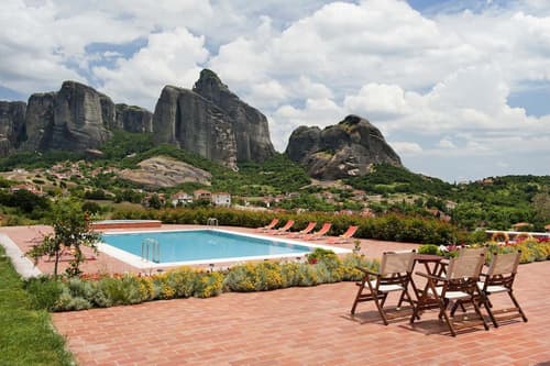 Meteora Hotel, Primary image