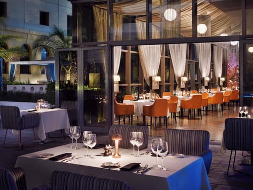 Mövenpick Hotel Jumeirah Beach, Restaurant