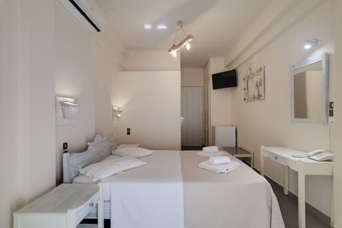 Hotel Amaryllis, Room