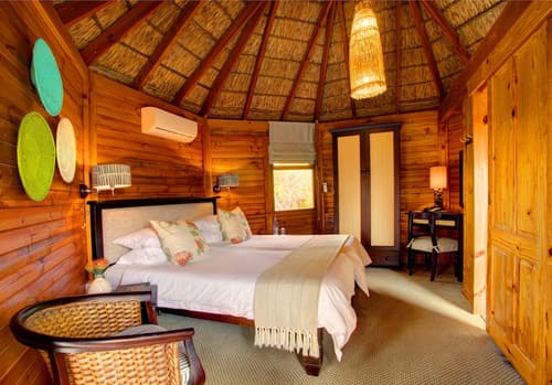 Garden Route Game Lodge, Room