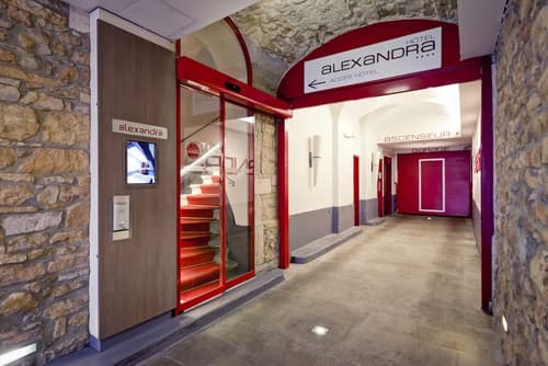 Hôtel Alexandra, Interior entrance