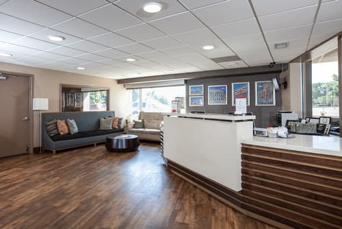 Carlton Inn Midway, Lobby