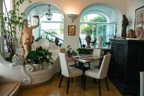 Hotel La Reginella, Lobby sitting area