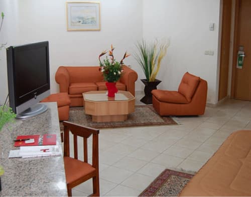 Hotel Diplomat, Room