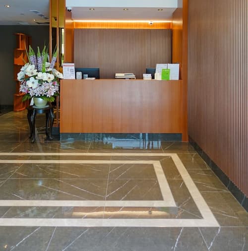 Nostalgia Hotel, Reception