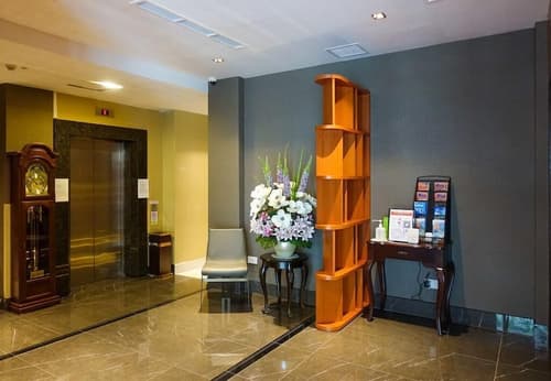 Nostalgia Hotel, Reception