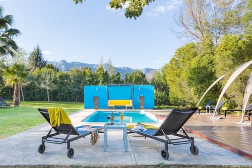 Bloomestate, Primary image