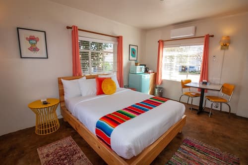 Antelope Lodge, Room