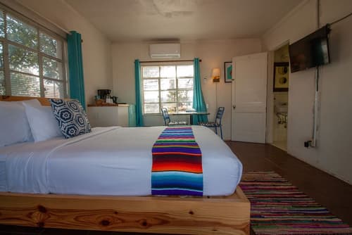 Antelope Lodge, Room