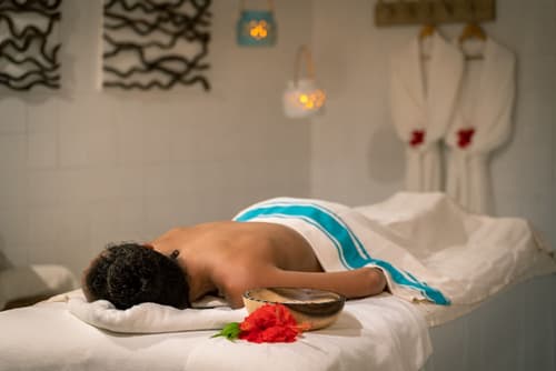 Bliss Hotel Praslin, Massage