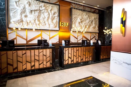 Hotel Riu Plaza España, Reception