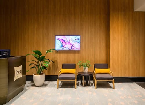 ibis Melbourne Central, Lobby sitting area