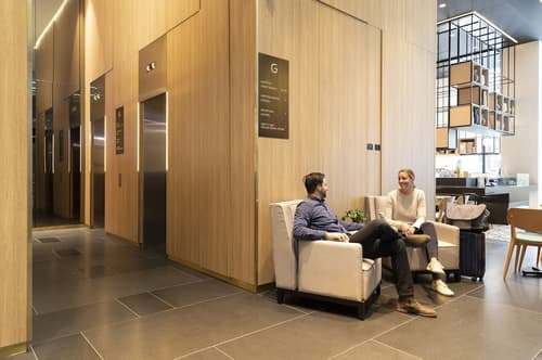 ibis Melbourne Central, Interior entrance