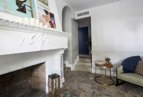 Generator Miami, Room