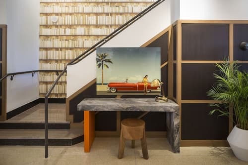 Generator Miami, Lobby