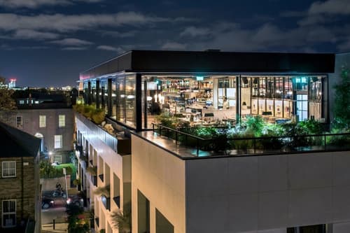 The Devlin Dublin, Primary image