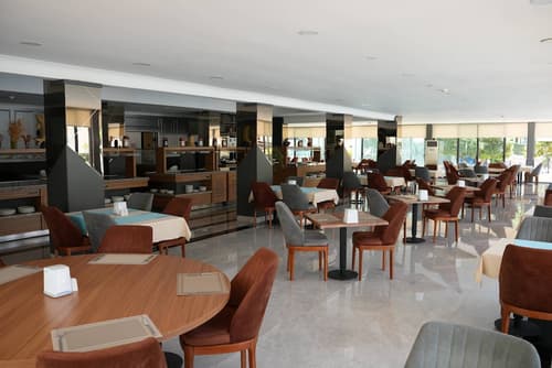 Ada Newday Resort Hotel, Reception