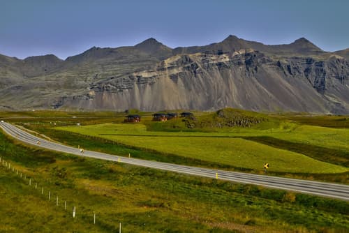 Aurora Cabins, Exterior