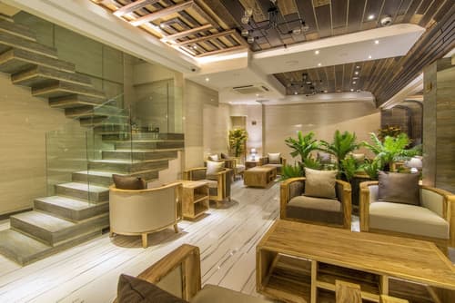 Samann Grand, Lobby sitting area