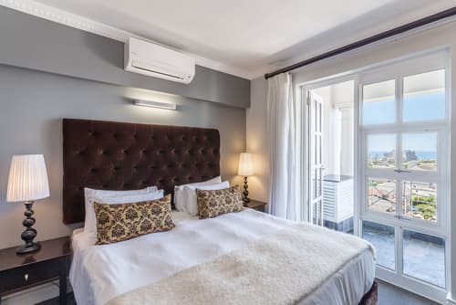 Romney Park Luxury Apartments, Room