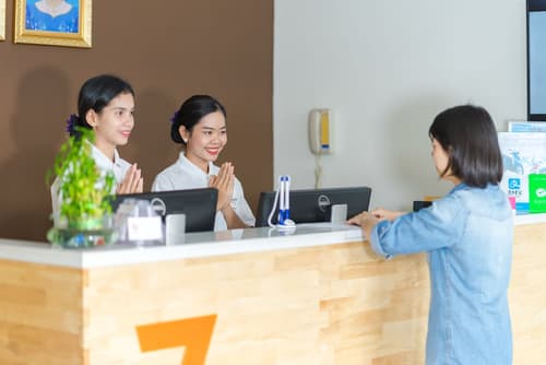 7 Days Premium Hotel, 