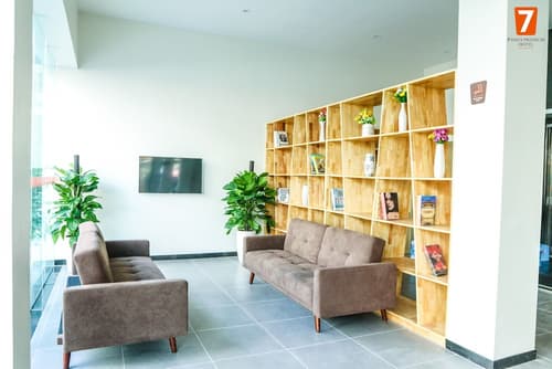 7 Days Premium Hotel, 