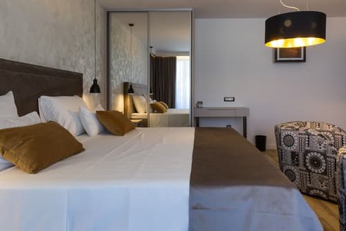 Mirabilis Residence, Room