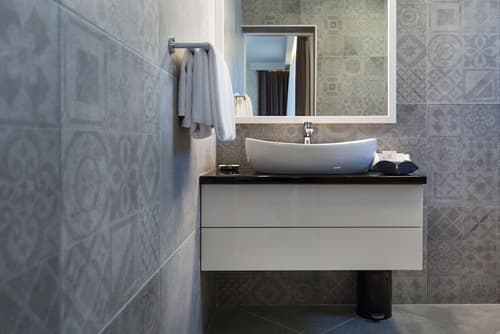 Mirabilis Residence, Bathroom