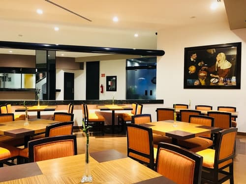 Hotel Harare, Dining