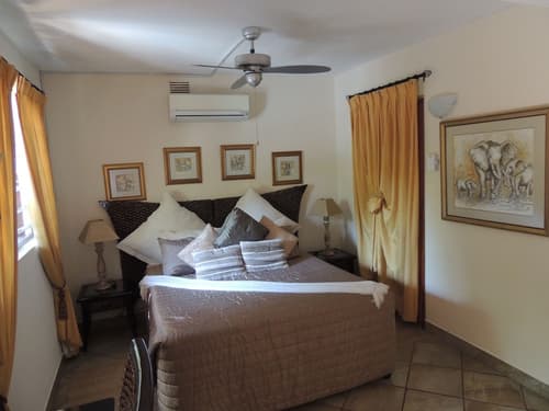 Elephant Coast Guest House, Room