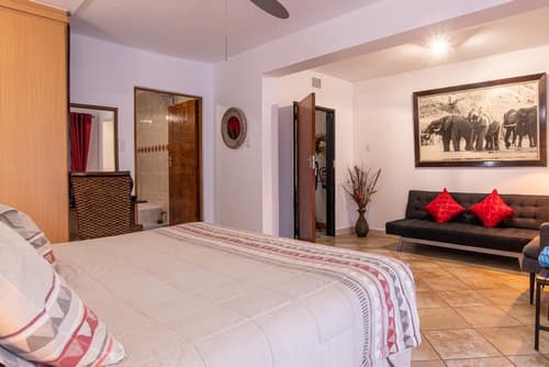 Elephant Coast Guest House, Room